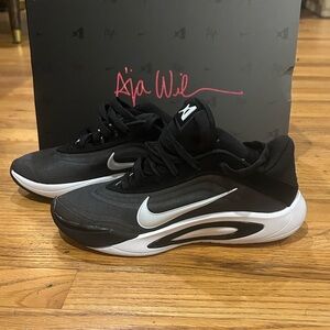 NewWBox Nike Black and White Sneakers